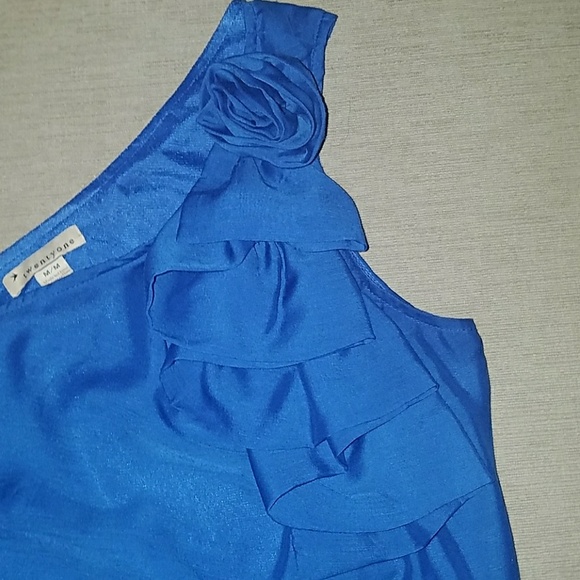 One Shoulder Top - Picture 3 of 4